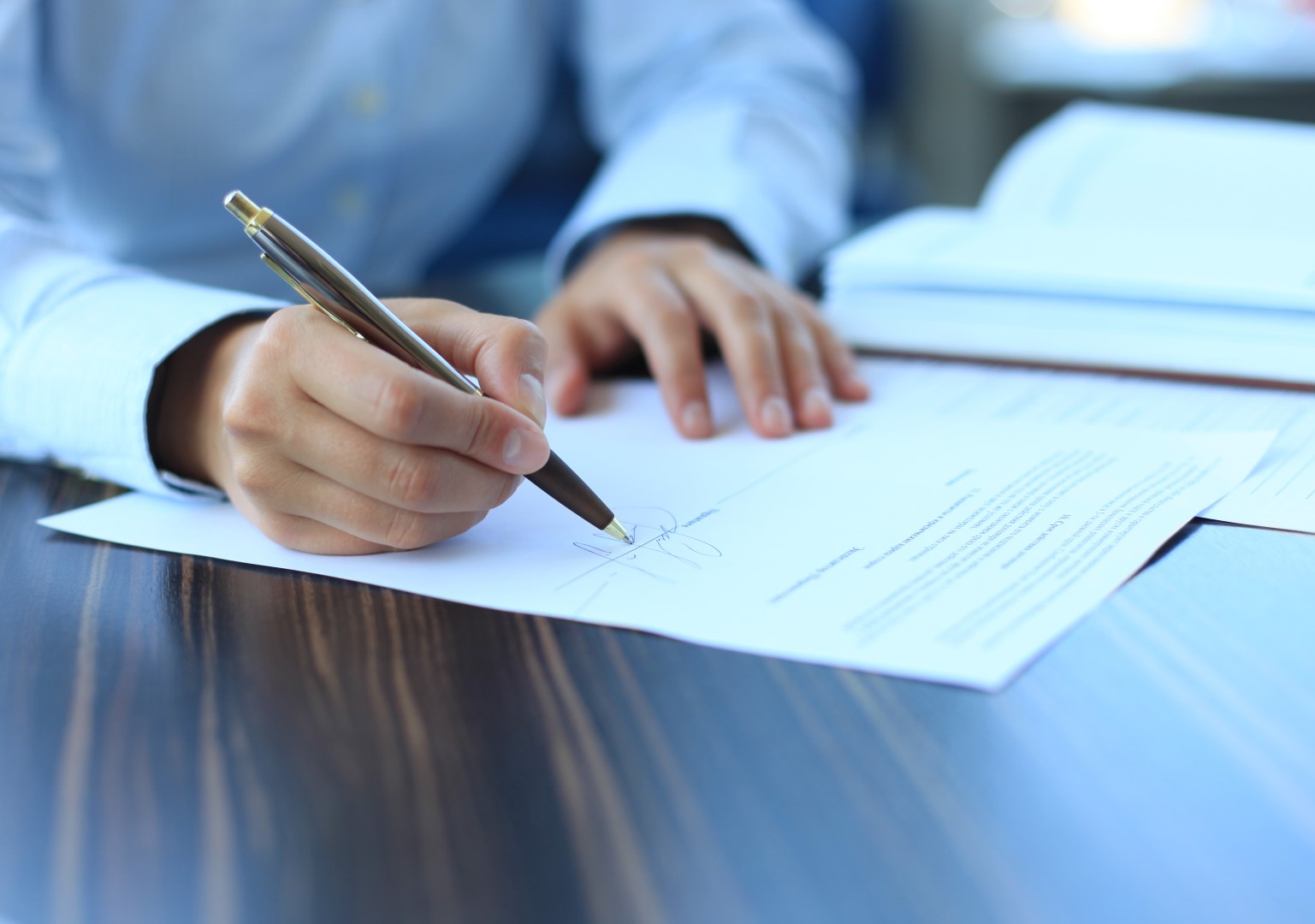 signing a legal contract